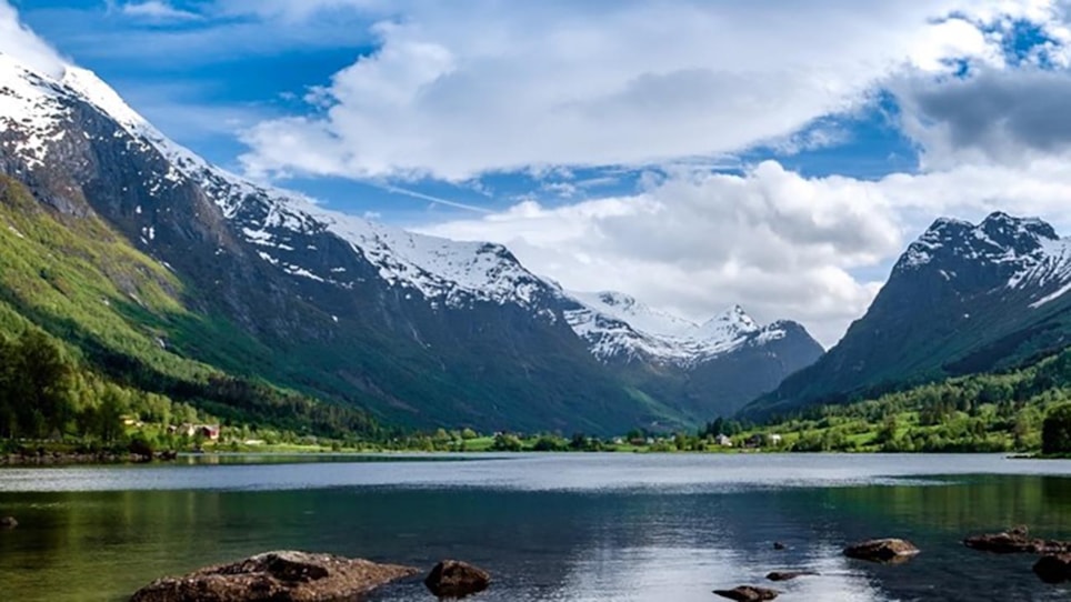 Bilde av en fjord