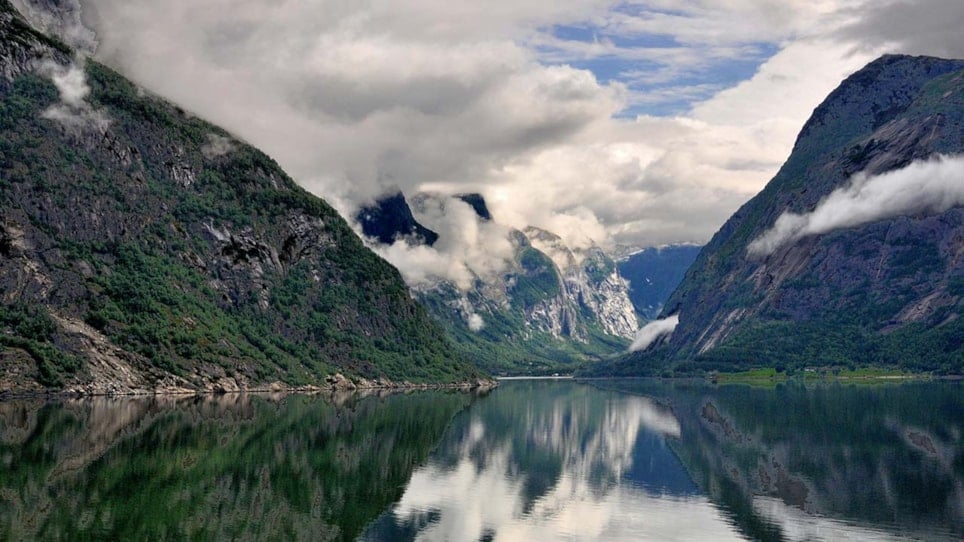 Bilde av en fjord